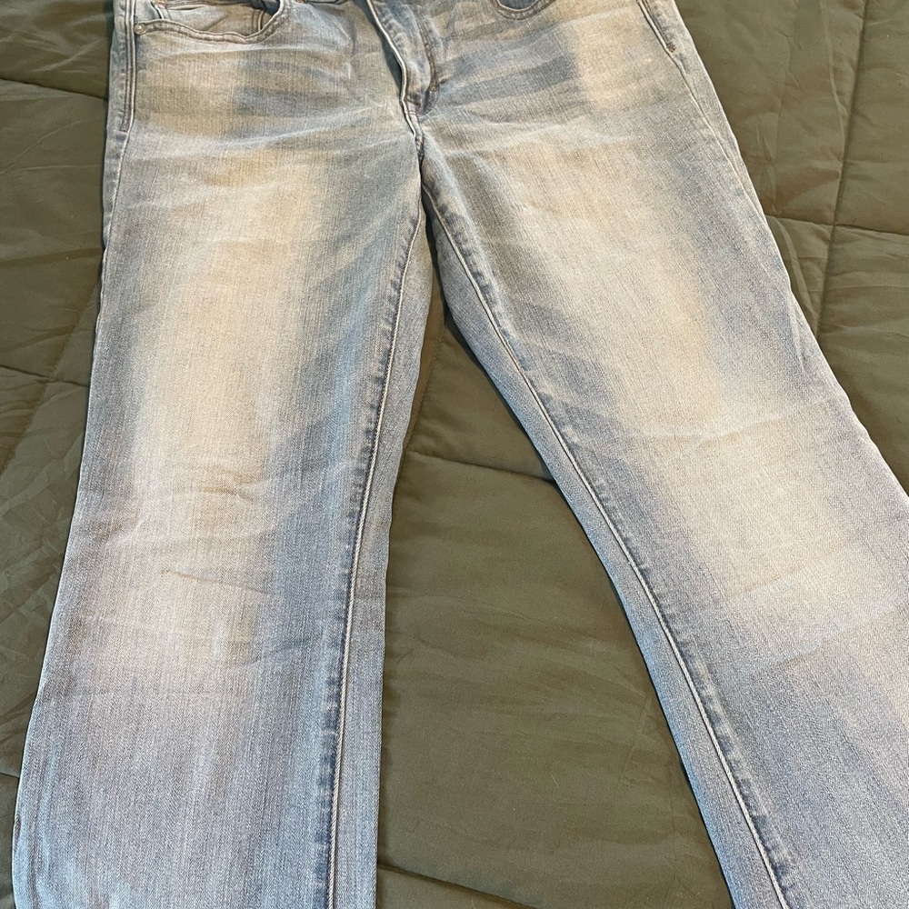 American Eagle Stylish Light Wash Jeans